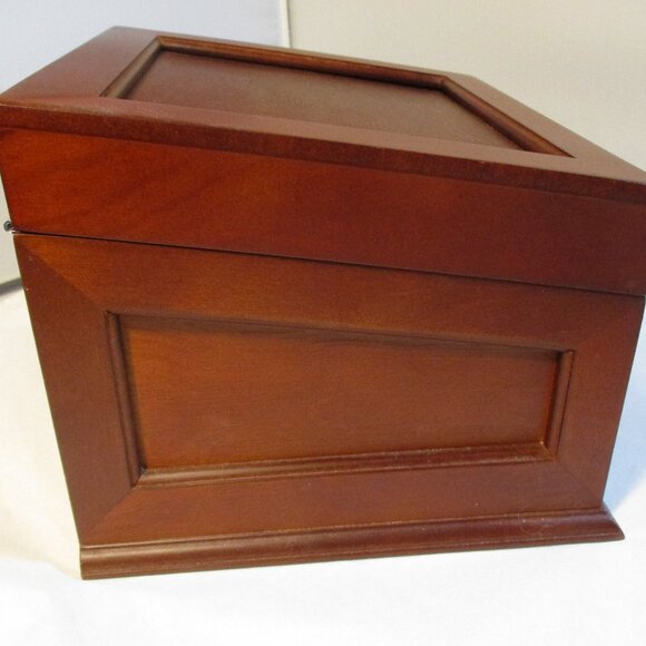Nice Lift Top Locking Wood Storage Box with Key - Picture 8 of 10